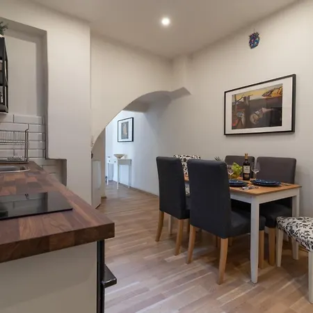 Smyrna Boutique Apartments Apartment Prague