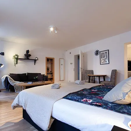 Smyrna Boutique Apartments Apartment