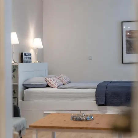Apartment Aparts By The Bridge