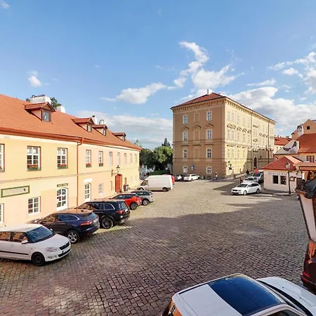 Aparts By The Bridge Apartment