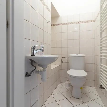 Aparts By The Bridge Apartment *